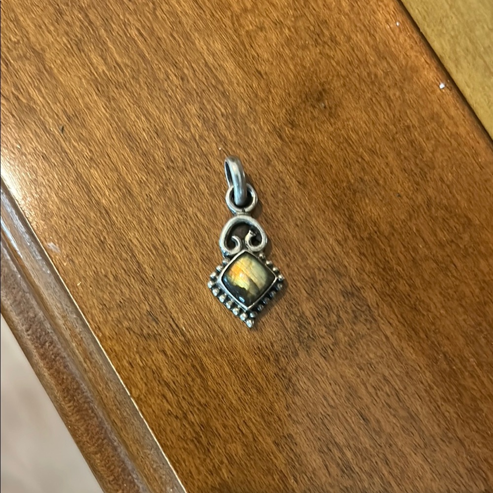 Sterling Silver Labradorite Pendant